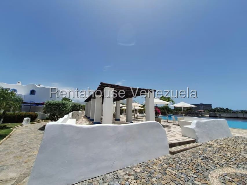 Casa (Duplex) en Venta en Puerto Encantado, Miranda - 44
