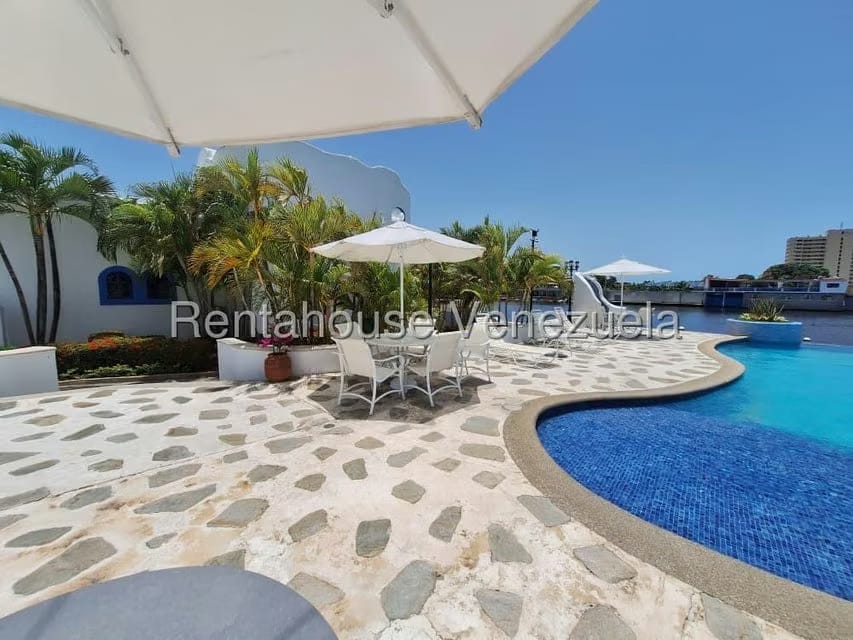 Casa (Duplex) en Venta en Puerto Encantado, Miranda - 47
