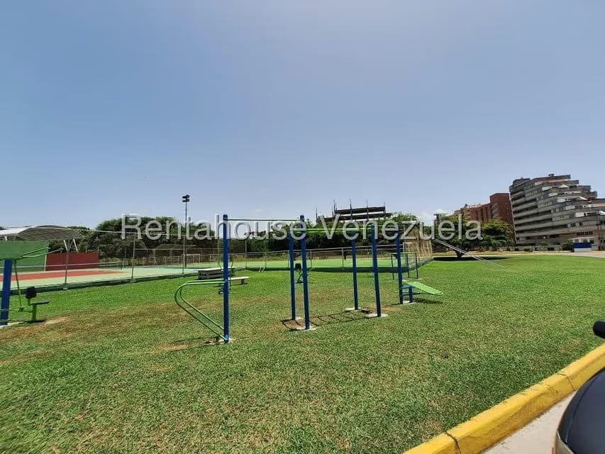 Casa (Duplex) en Venta en Puerto Encantado, Miranda - 54