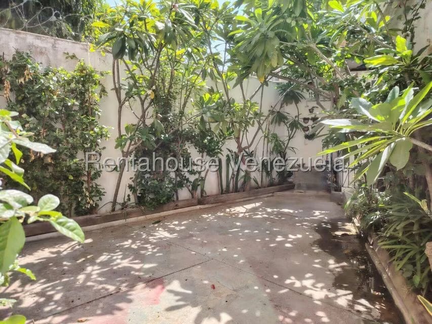 Casa (Duplex) en Venta en Las Mercedes, Zulia - 23