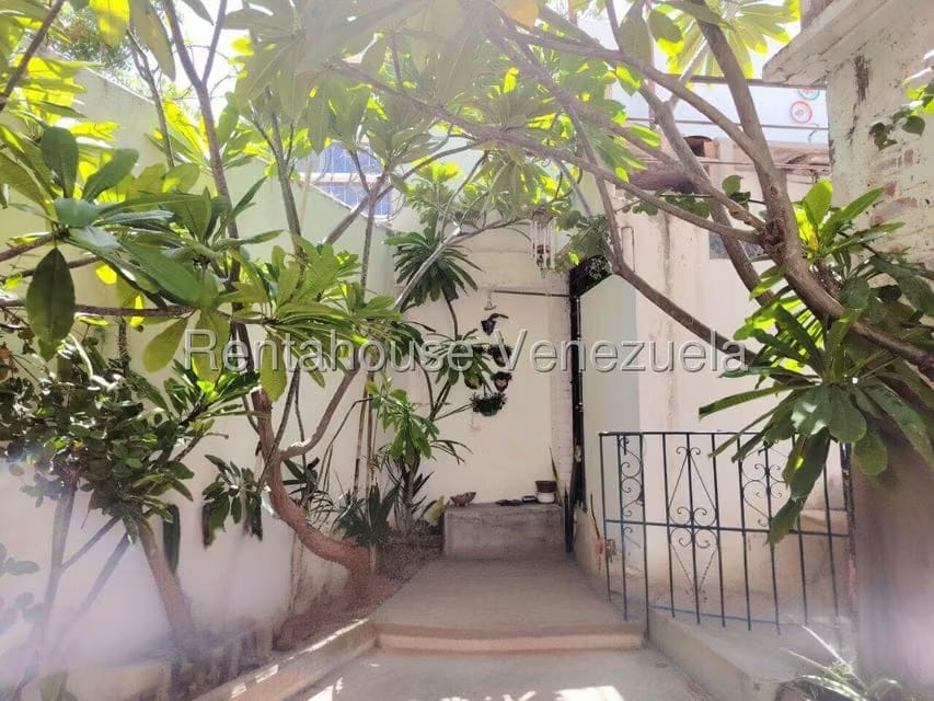 Casa (Duplex) en Venta en Las Mercedes, Zulia - 24