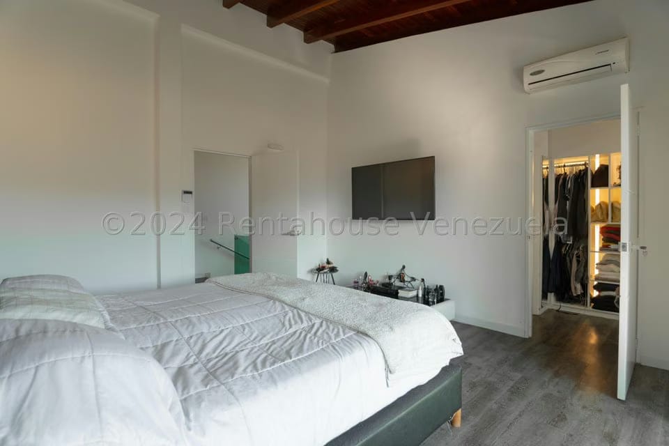 Casa (Duplex) en Venta en Los Naranjos del Cafetal, Distrito Metropolitano - 25