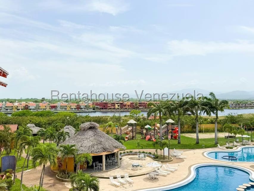 Comercial (Local Comercial) en Venta en Ciudad Balneario Higuerote, Miranda - 13
