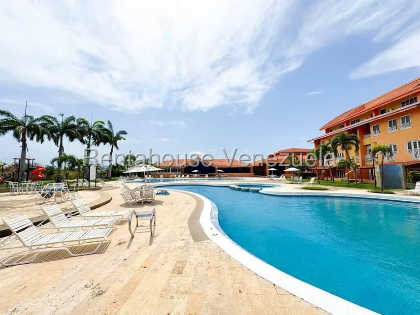 Comercial (Local Comercial) en Venta en Ciudad Balneario Higuerote, Miranda - 26