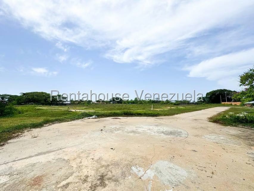 Comercial (Local Comercial) en Venta en Ciudad Balneario Higuerote, Miranda - 46