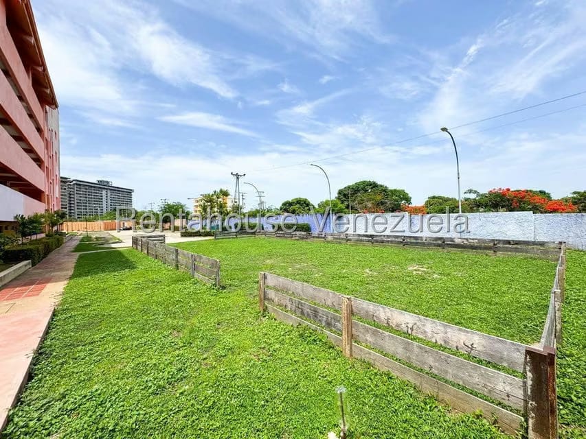 Comercial (Local Comercial) en Venta en Ciudad Balneario Higuerote, Miranda - 70