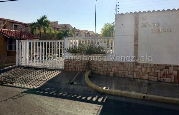 Casa (Duplex) en Venta en Av Bolivar, Anzoategui - 25