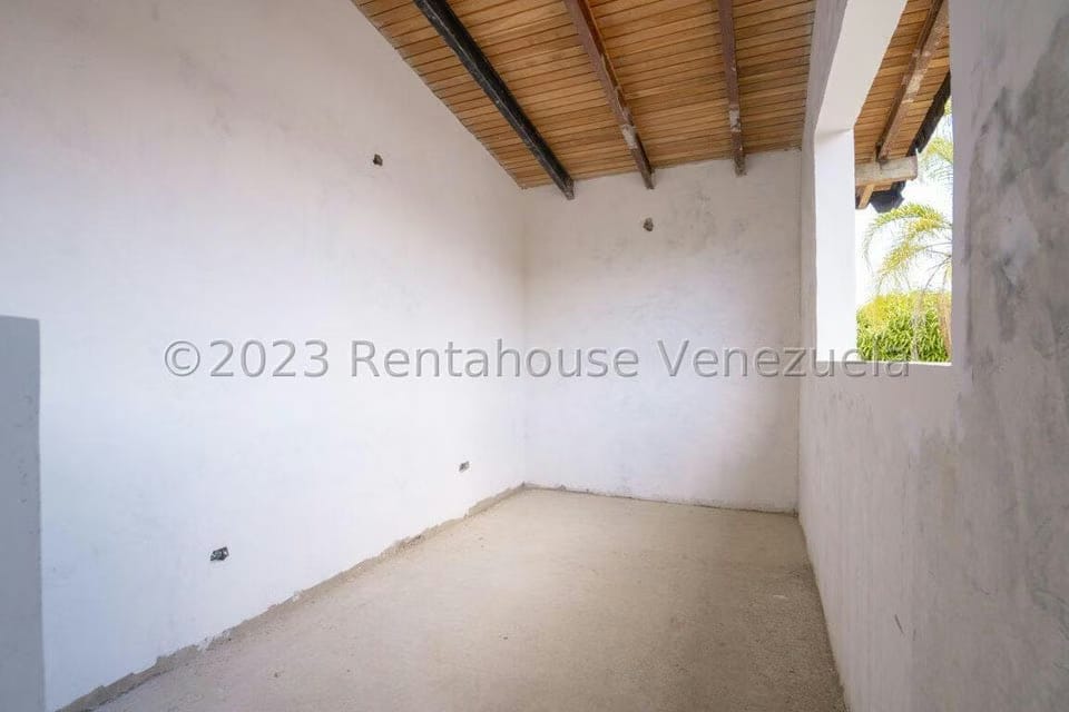 Casa (Duplex) en Venta en Sorocaima, Distrito Metropolitano - 26