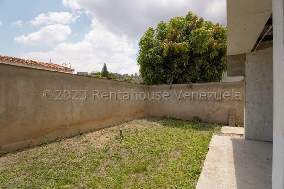 Casa (Duplex) en Venta en Sorocaima, Distrito Metropolitano - 60