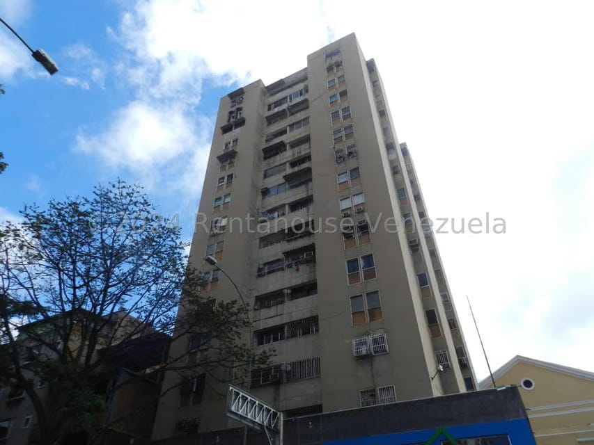 Comercial (Oficina) en Alquiler en Parroquia Santa Teresa, Distrito Metropolitano