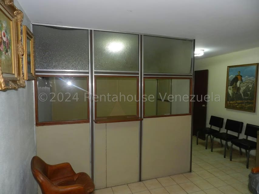 Comercial (Oficina) en Alquiler en Parroquia Santa Teresa, Distrito Metropolitano - 3