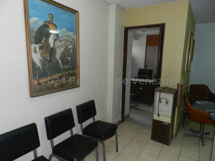 Comercial (Oficina) en Alquiler en Parroquia Santa Teresa, Distrito Metropolitano - 5