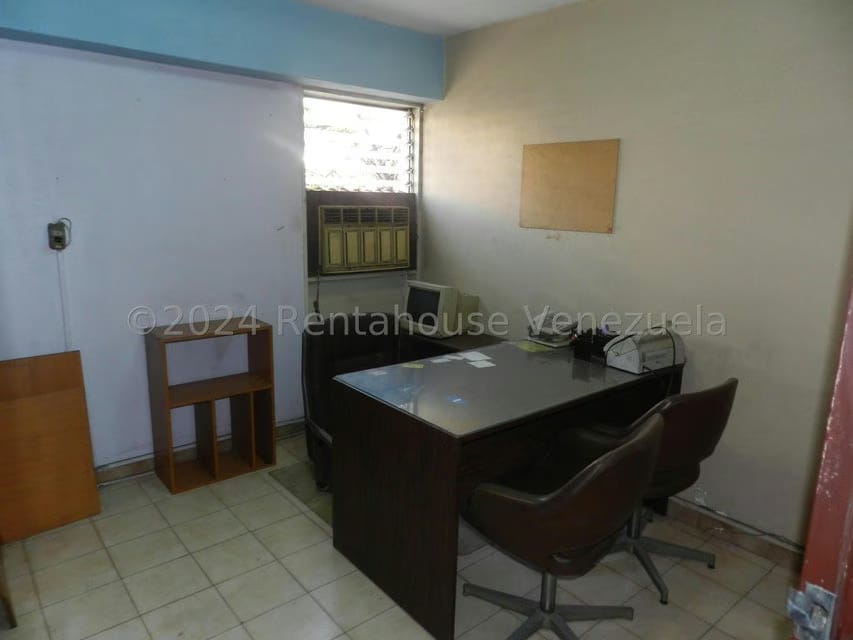 Comercial (Oficina) en Alquiler en Parroquia Santa Teresa, Distrito Metropolitano - 8