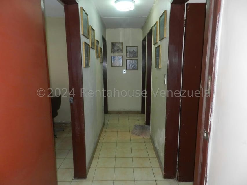 Comercial (Oficina) en Alquiler en Parroquia Santa Teresa, Distrito Metropolitano - 9