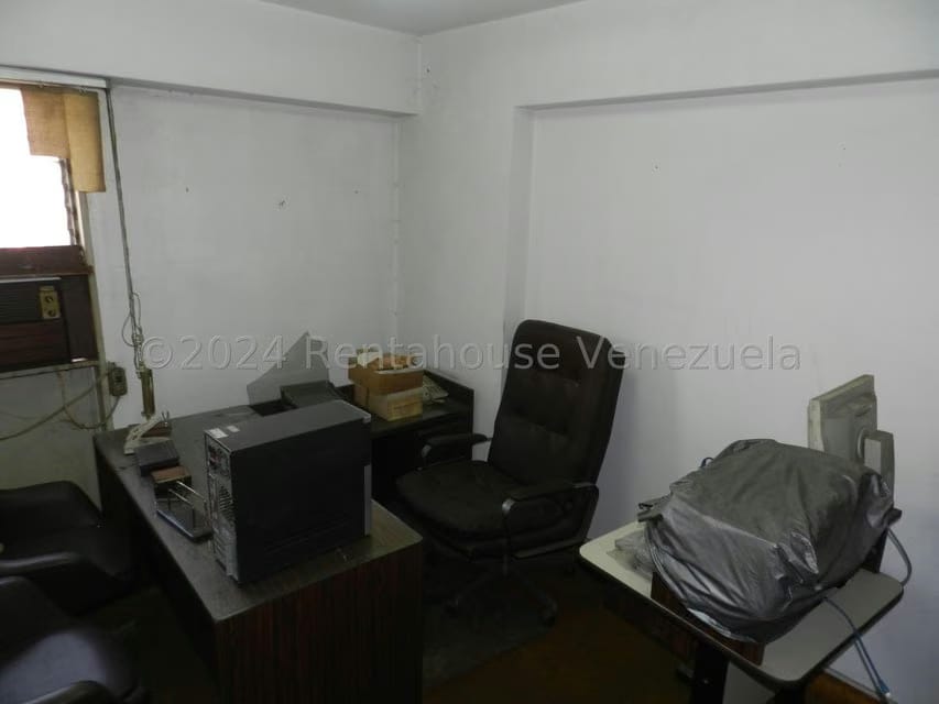 Comercial (Oficina) en Alquiler en Parroquia Santa Teresa, Distrito Metropolitano - 10