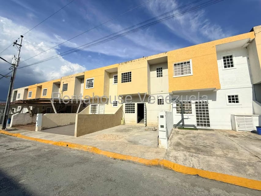 Casa (Duplex) en Venta en Casa Linda, Lara