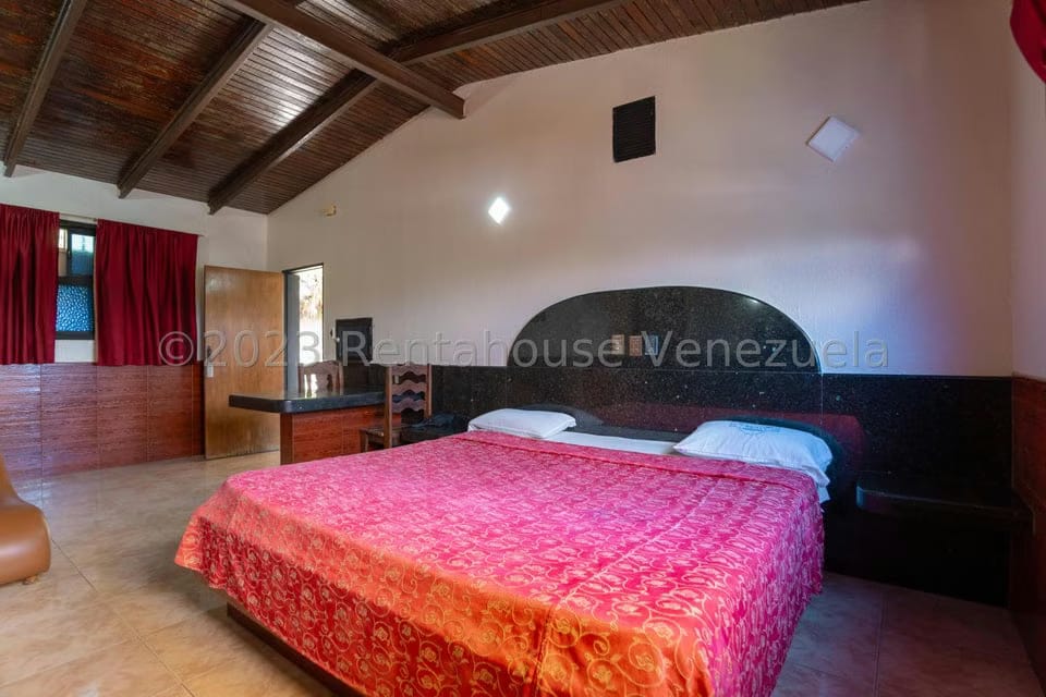 Comercial (Edificio) en Venta en San Antonio, Miranda - 28