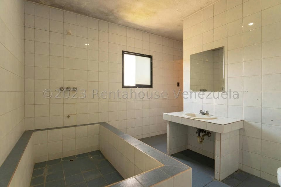 Comercial (Edificio) en Venta en San Antonio, Miranda - 36