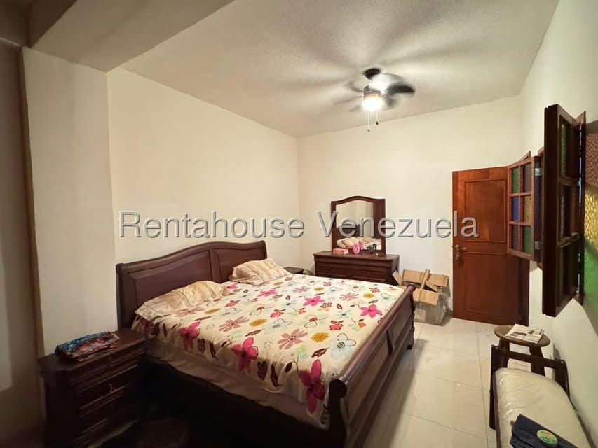Casa (Multipes Niveles) en Venta en Coche, Distrito Metropolitano - 11