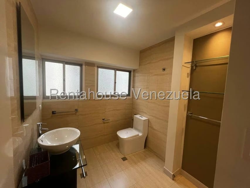 Apartamento (1 Nivel) en Alquiler en Altamira Sur, Distrito Metropolitano - 11