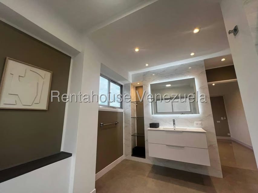 Apartamento (1 Nivel) en Alquiler en Altamira Sur, Distrito Metropolitano - 13