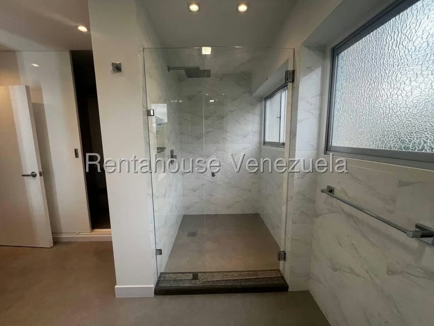 Apartamento (1 Nivel) en Alquiler en Altamira Sur, Distrito Metropolitano - 15
