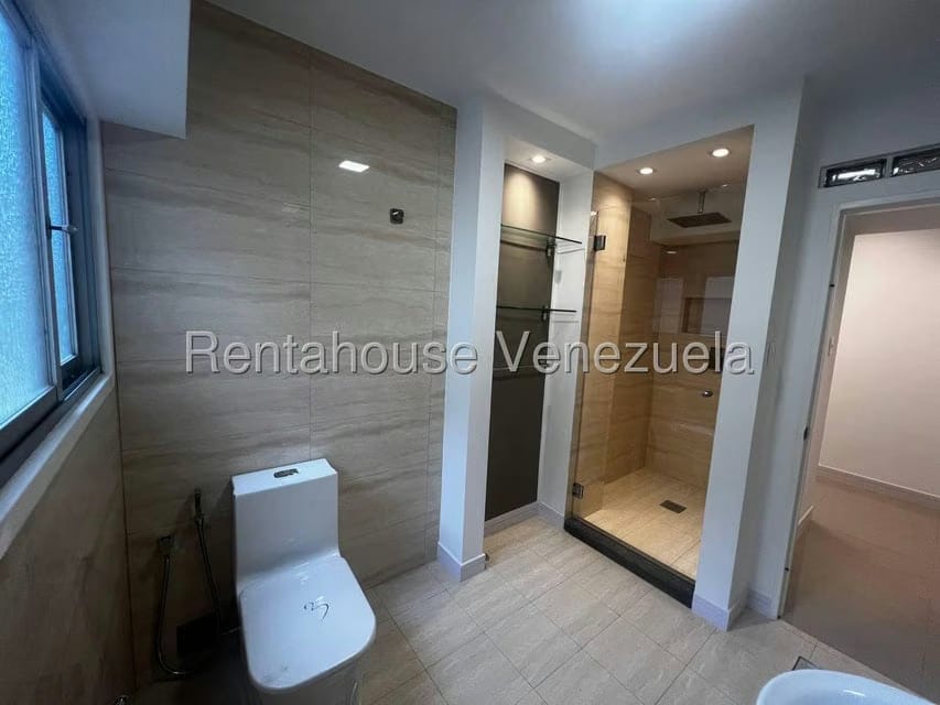 Apartamento (1 Nivel) en Alquiler en Altamira Sur, Distrito Metropolitano - 10