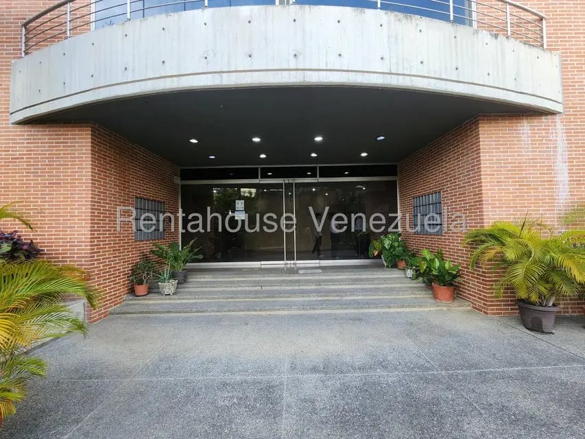Apartamento (1 Nivel) en Venta en Los Dos Caminos, Distrito Metropolitano - 2