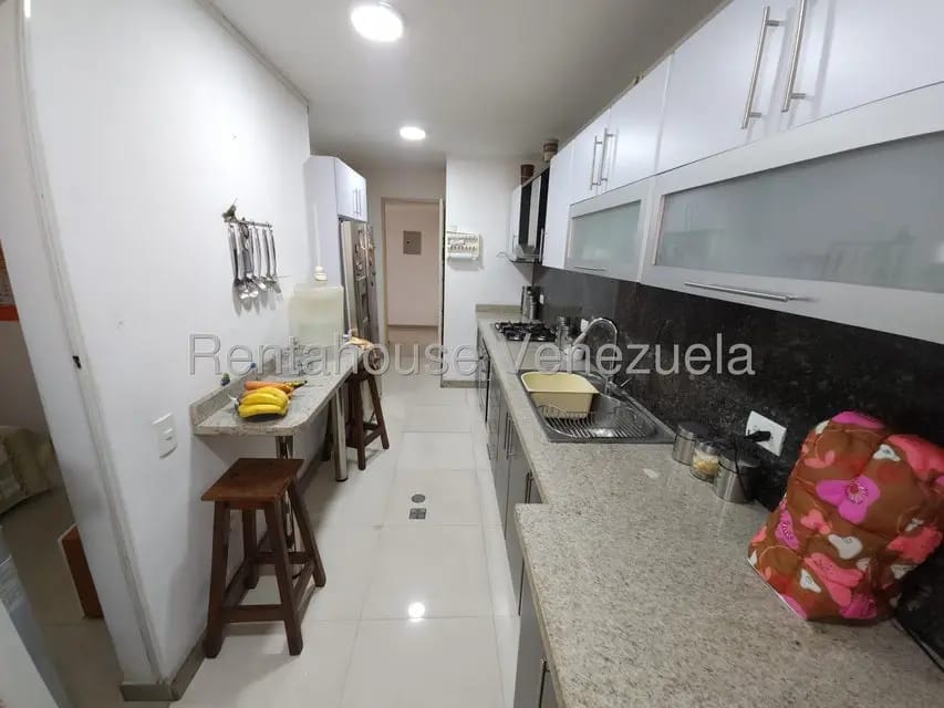 Apartamento (1 Nivel) en Venta en Los Dos Caminos, Distrito Metropolitano - 12