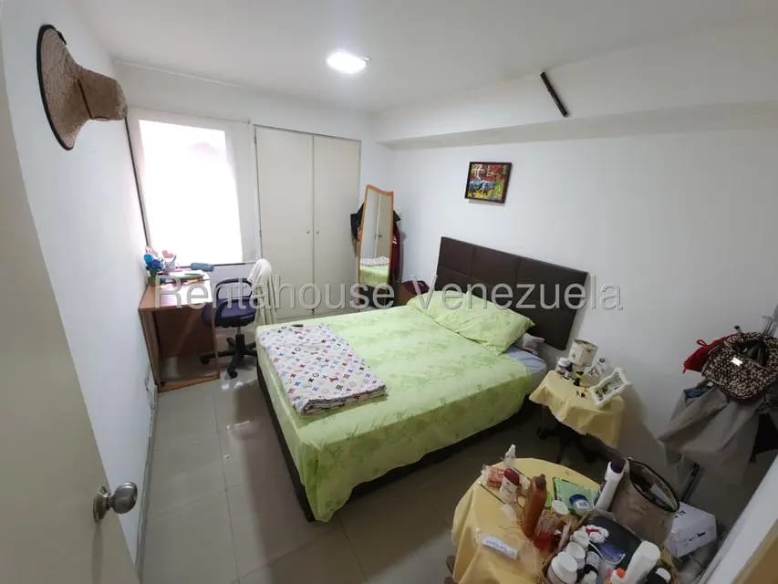 Apartamento (1 Nivel) en Venta en Los Dos Caminos, Distrito Metropolitano - 14