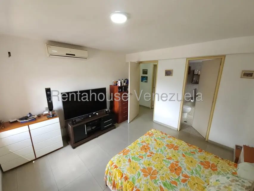 Apartamento (1 Nivel) en Venta en Los Dos Caminos, Distrito Metropolitano - 20