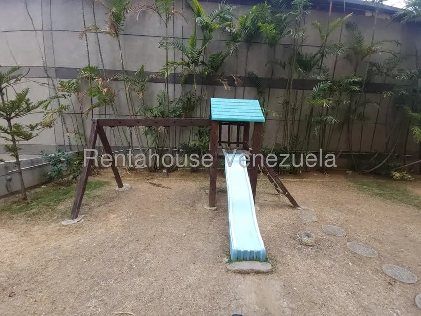 Apartamento (1 Nivel) en Venta en Los Dos Caminos, Distrito Metropolitano - 24