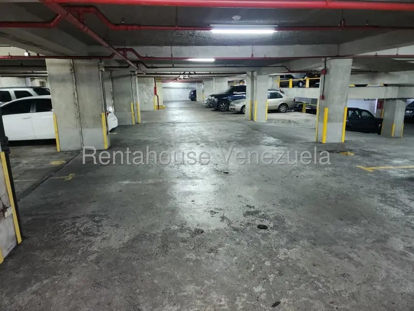 Apartamento (1 Nivel) en Venta en Los Dos Caminos, Distrito Metropolitano - 27