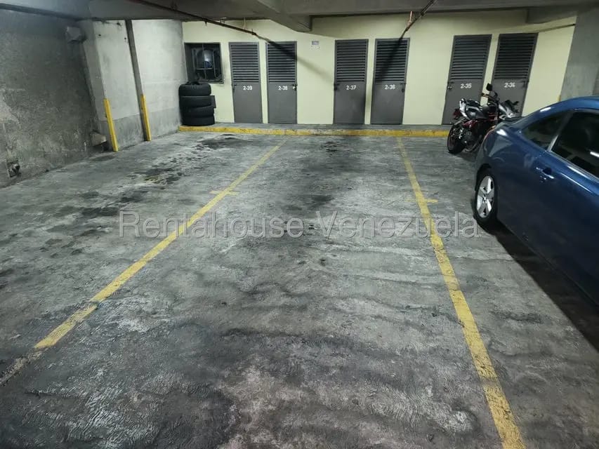 Apartamento (1 Nivel) en Venta en Los Dos Caminos, Distrito Metropolitano - 28