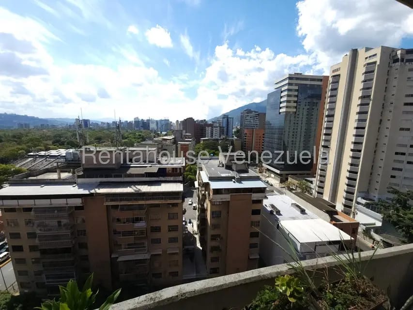 Apartamento (1 Nivel) en Venta en Los Dos Caminos, Distrito Metropolitano - 9
