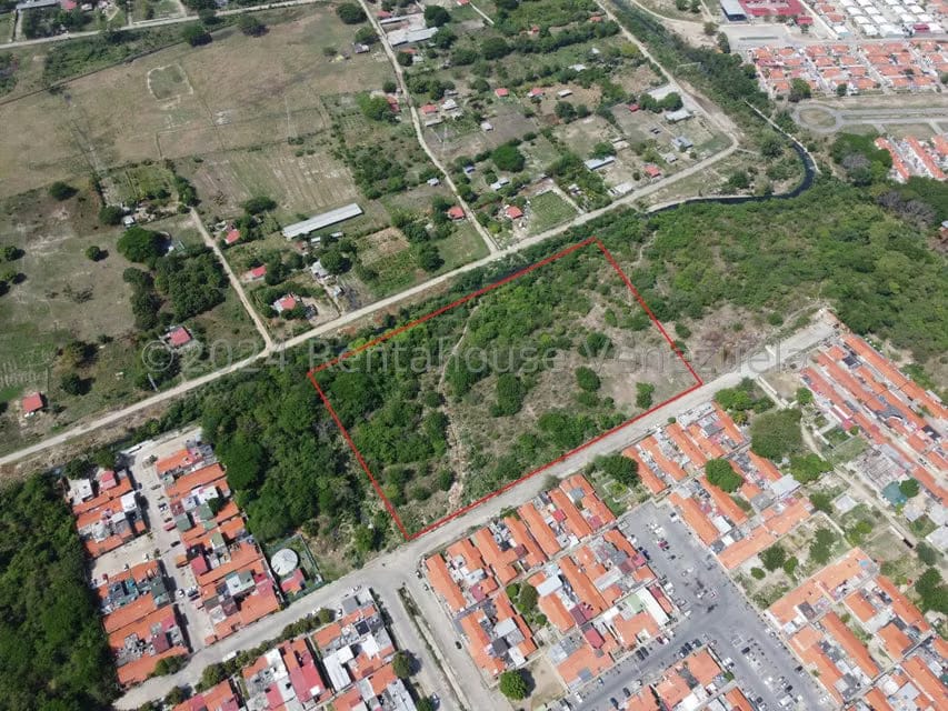 Terreno (Residencial) en Venta en Prados de la Encrucijada, Aragua - 2