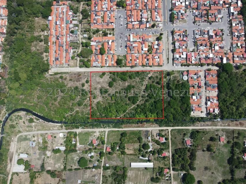 Terreno (Residencial) en Venta en Prados de la Encrucijada, Aragua - 4