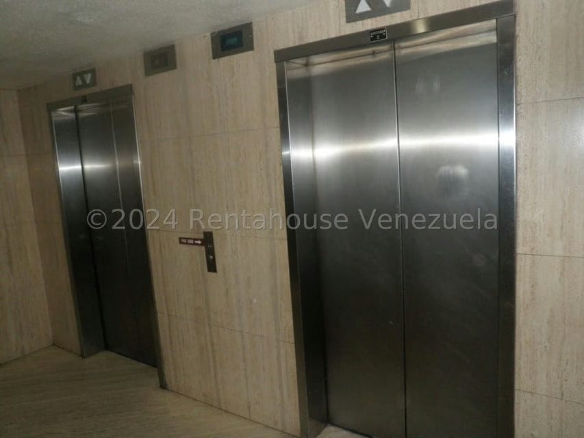 Comercial (Galpon - Deposito) en Alquiler en Sabana Grande, Distrito Metropolitano - 3