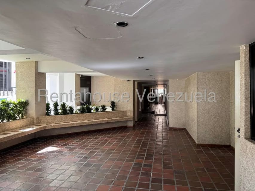 Apartamento (1 Nivel) en Venta en Los Naranjos del Cafetal, Distrito Metropolitano - 2