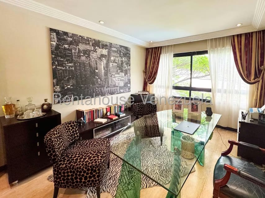 Apartamento (1 Nivel) en Venta en Los Palos Grandes, Distrito Metropolitano - 28