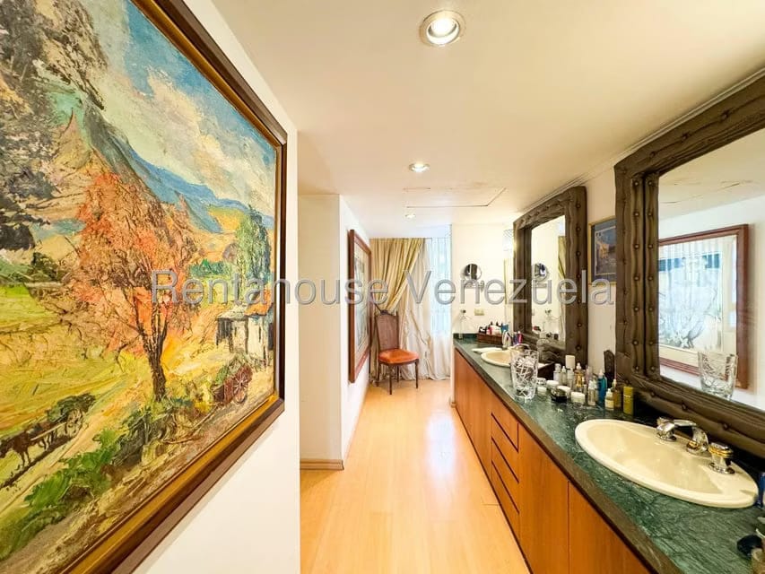 Apartamento (1 Nivel) en Venta en Los Palos Grandes, Distrito Metropolitano - 36