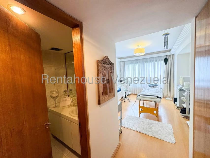 Apartamento (1 Nivel) en Venta en Los Palos Grandes, Distrito Metropolitano - 44