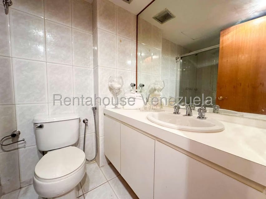 Apartamento (1 Nivel) en Venta en Los Palos Grandes, Distrito Metropolitano - 48