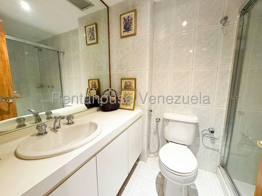 Apartamento (1 Nivel) en Venta en Los Palos Grandes, Distrito Metropolitano - 52