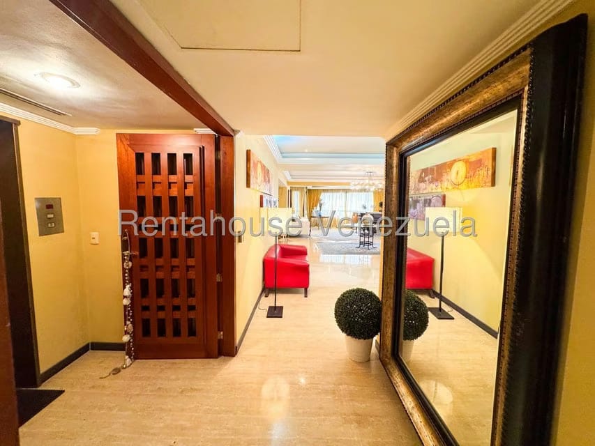 Apartamento (1 Nivel) en Venta en Los Palos Grandes, Distrito Metropolitano - 10