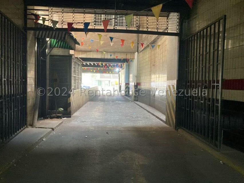 Comercial (Local Comercial) en Alquiler en Parroquia La Candelaria, Distrito Metropolitano - 18