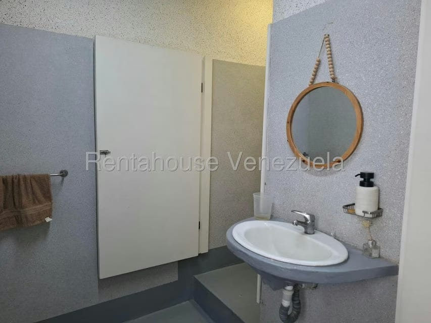 Apartamento (1 Nivel) en Alquiler en Santa Monica, Distrito Metropolitano - 9