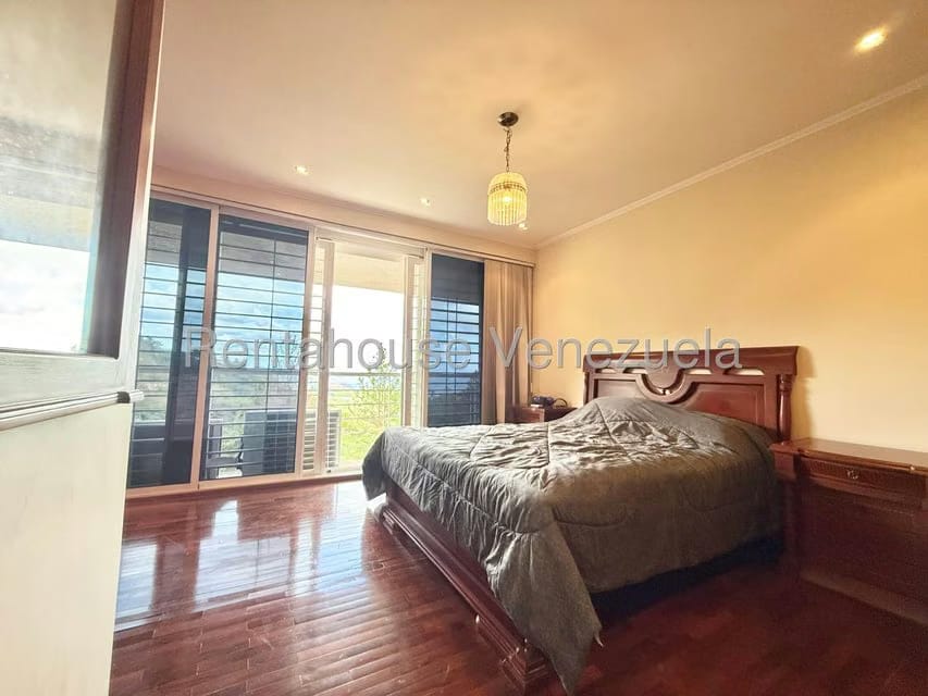 Apartamento (Duplex) en Venta en Lomas de La Lagunita, Distrito Metropolitano - 12