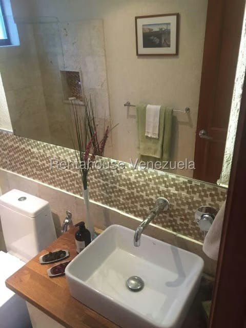 Apartamento (Duplex) en Alquiler en Oripoto, Distrito Metropolitano - 3