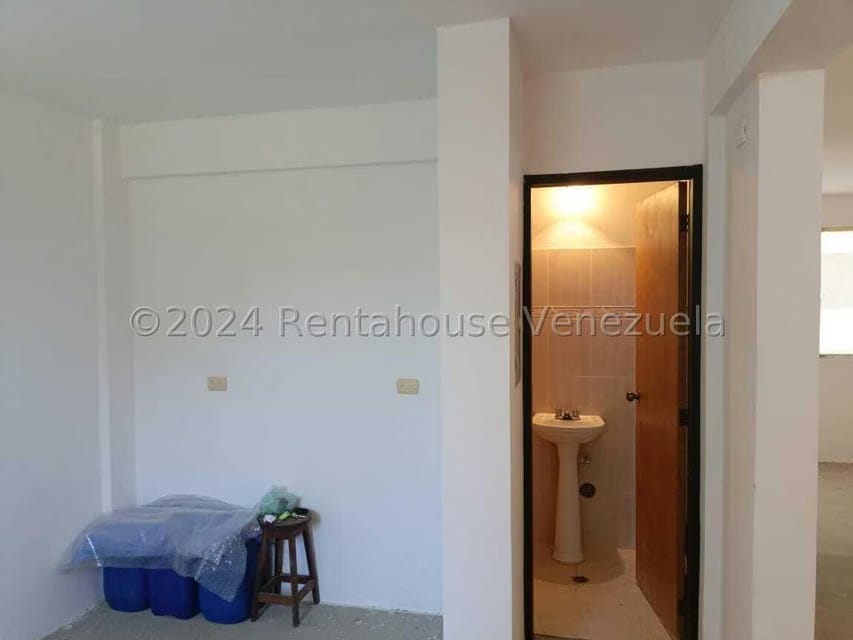 Casa (Duplex) en Venta en Ciudad Roca, Lara - 4